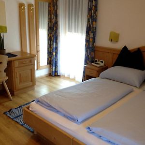 Camera standard con letto king size